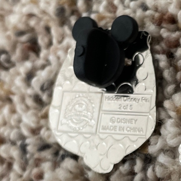 Disneyland Cast Hidden Mickey California Activities Minnie Mouse 2020 Disney Pin - Picture 6 of 7